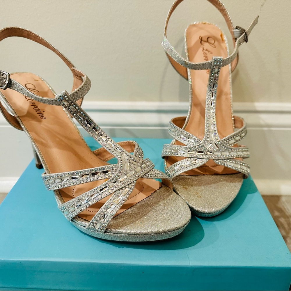 Silver Glamour Heels with Sleek Design